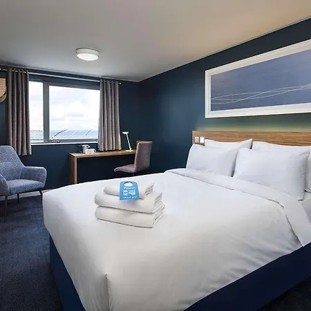 Отель Travelodge Micklegate 3*